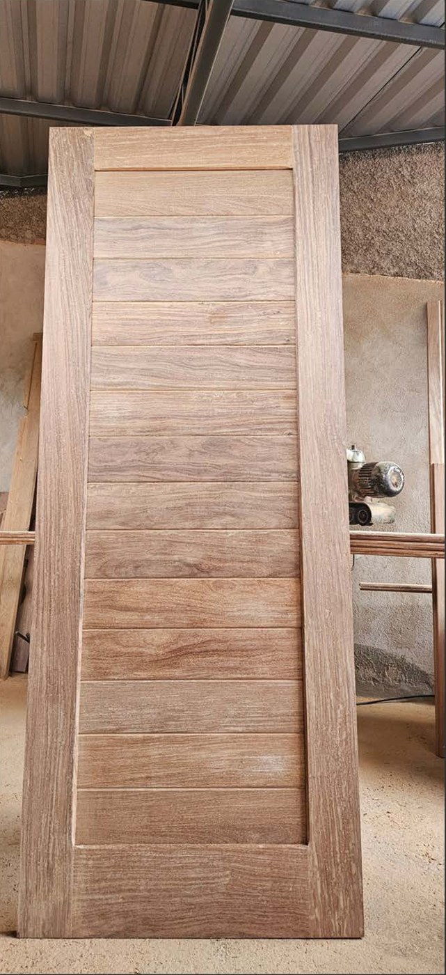 Porta Lambri sob medida — Alfa Marcenaria, Itabirito/MG